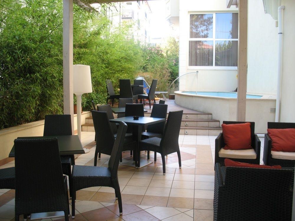 Orly Hotel 3*